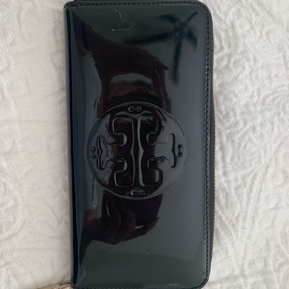 Tory Burch wallet